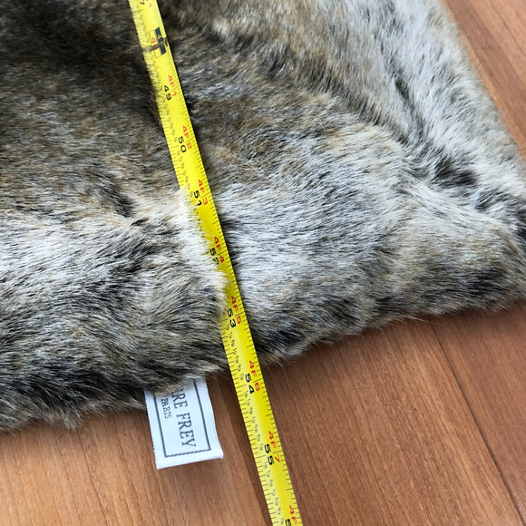 Pierre Frey Paris FAUX FUR Cotton Acetate 52x53.5 Gray MINT HRJ - Picture 3 of 8